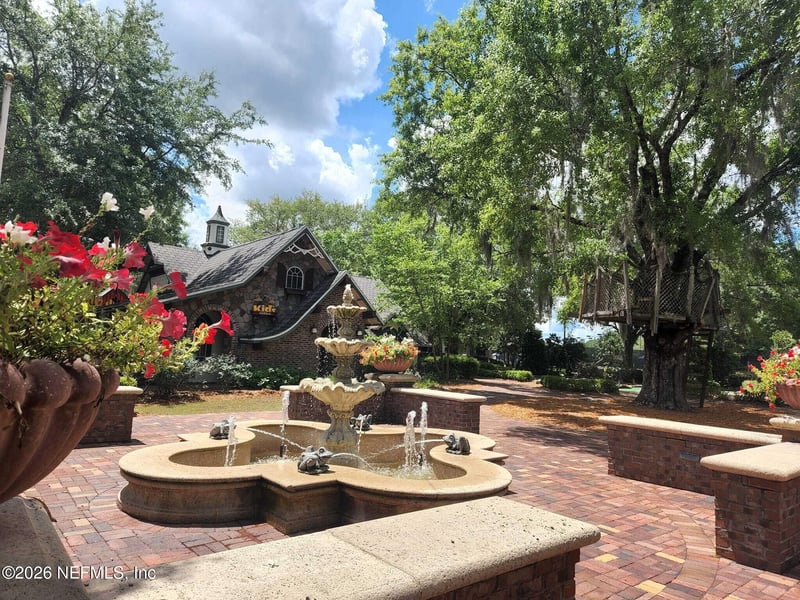 2397 Club Lake Dr, Orange Park, FL 32065