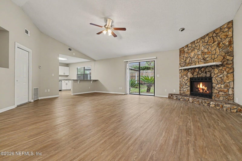 8459 Pikes Peak Dr, Jacksonville, FL 32244