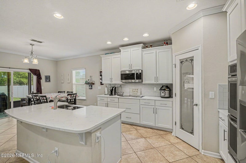 15717 Pinyon Ln, Jacksonville, FL 32218