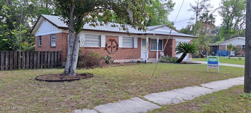 1701 Grove Park Dr, Orange Park, FL 32073