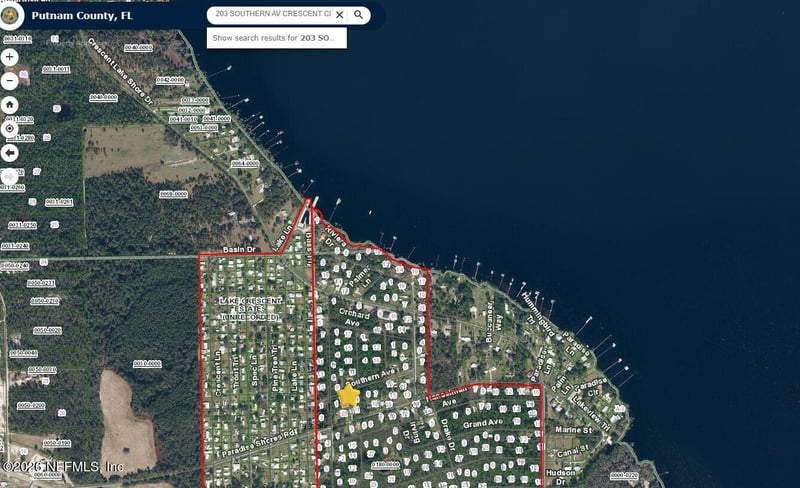 203 Southern Ave, Crescent City, FL 32112