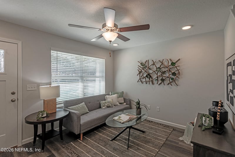 4135 Collins Rd, Jacksonville, FL 32244