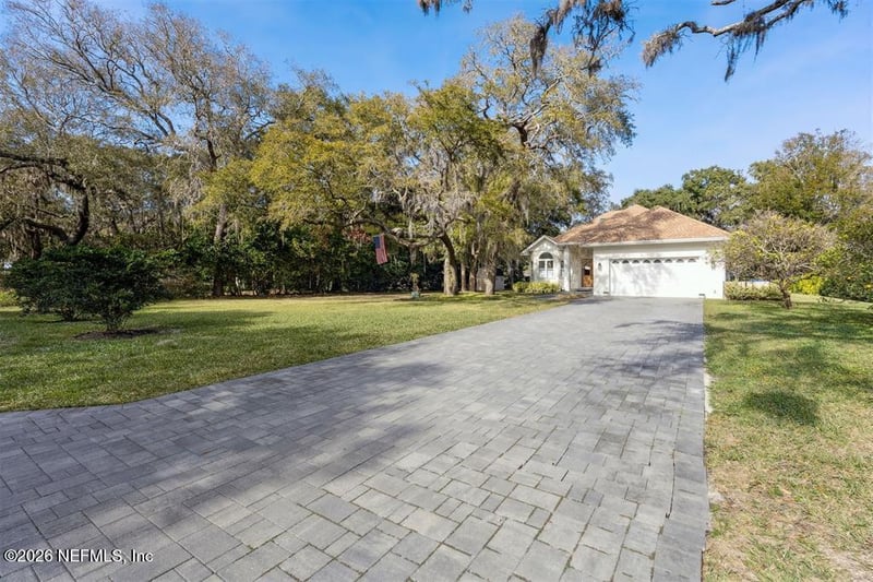 2415 Los Robles Dr, Fernandina Beach, FL 32034