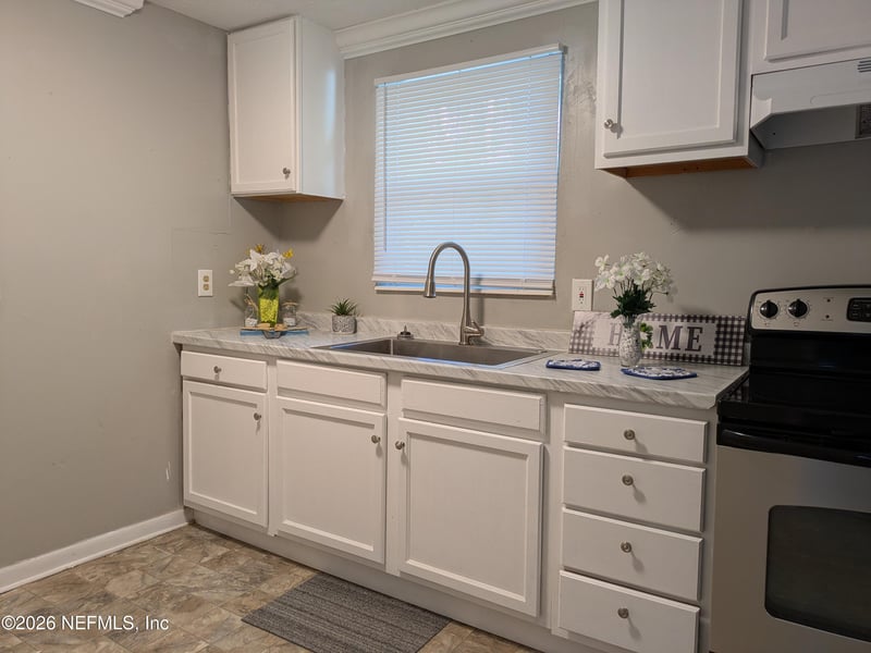 6978 Robert F Kennedy Cir, Jacksonville, FL 32209