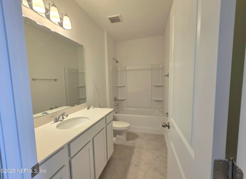 3560 Americana Dr, Green Cove Springs, FL 32043