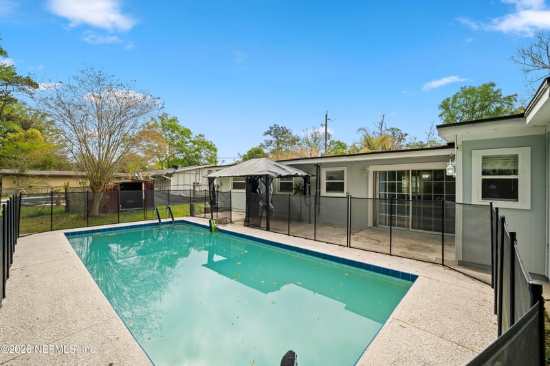 8073 Joffre Dr, Jacksonville, FL 32210