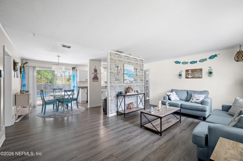 8073 Joffre Dr, Jacksonville, FL 32210