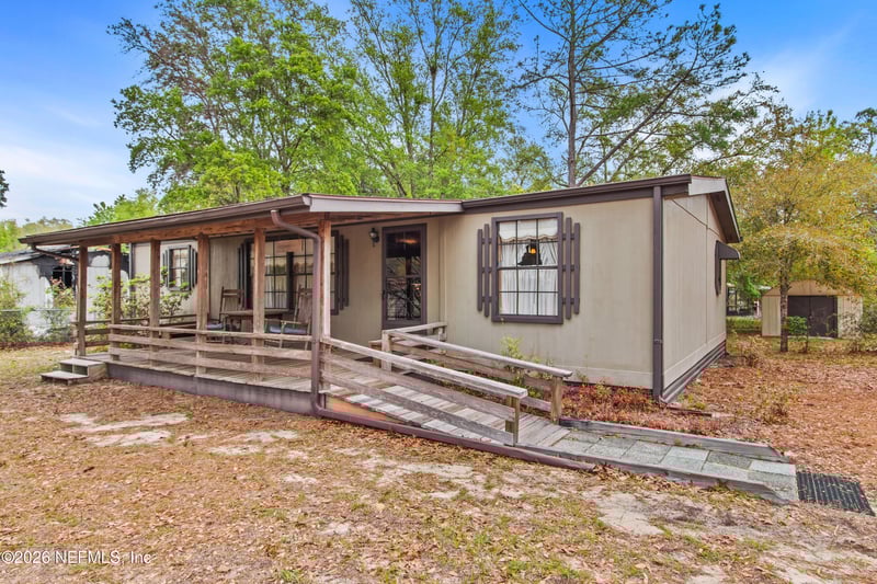 206 Anthony Ave, Interlachen, FL 32148