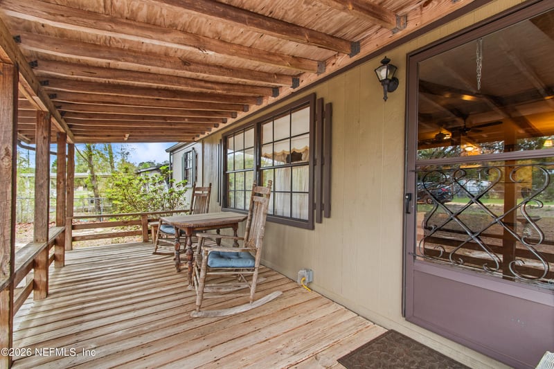 206 Anthony Ave, Interlachen, FL 32148