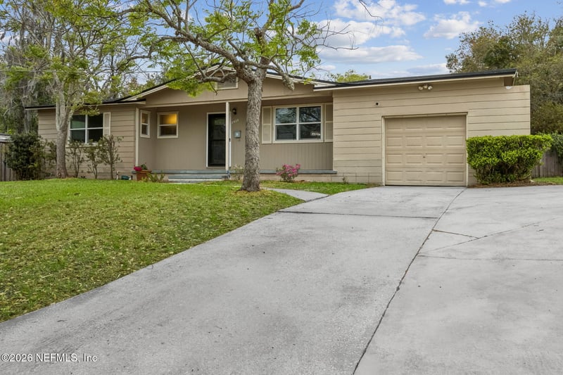 7420 Hennessy Rd, Jacksonville, FL 32244