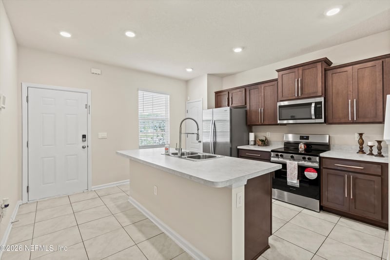 856 Rotary Rd, Jacksonville, FL 32211