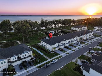 135 Oak Park Dr, St Johns, FL 32259