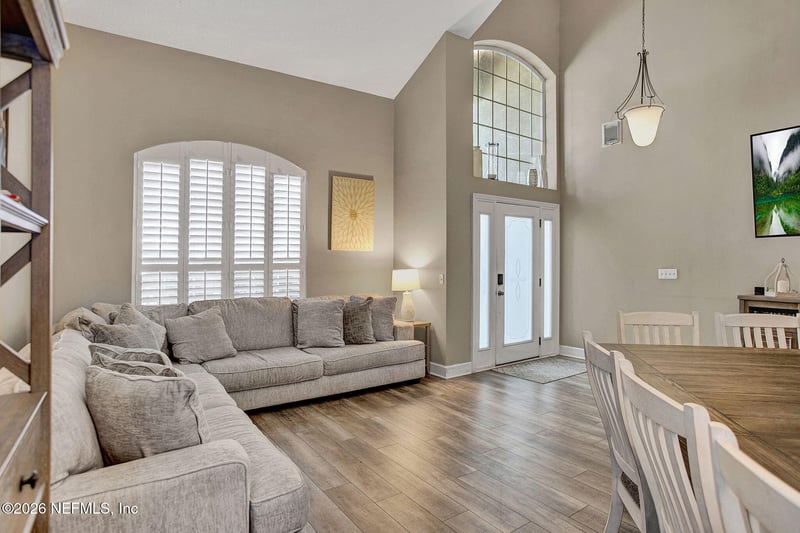 617 Acorn Ct, St Johns, FL 32259