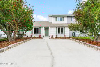 570 Aquatic Dr, Atlantic Beach, FL 32233