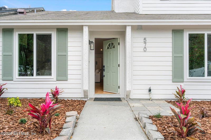 570 Aquatic Dr, Atlantic Beach, FL 32233