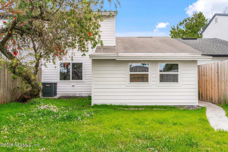 570 Aquatic Dr, Atlantic Beach, FL 32233