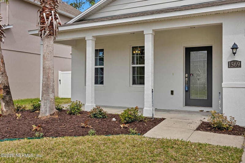 1569 Paso Fino Dr, Jacksonville, FL 32218