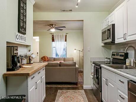 6453 Wayne St, St Petersburg, FL 33702