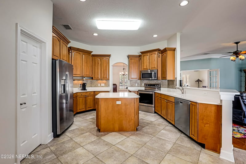 3104 Canoe Ct, St Johns, FL 32259