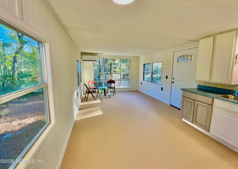 106 Spruce Rd, Interlachen, FL 32148