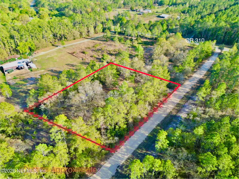 106 Spruce Rd, Interlachen, FL 32148