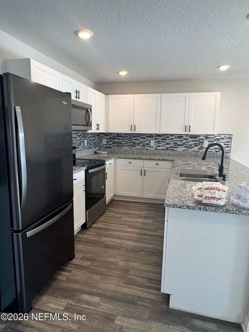 575 River Hill Dr, Welaka, FL 32193