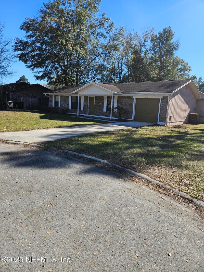 8256 Justin Rd, Jacksonville, FL 32210