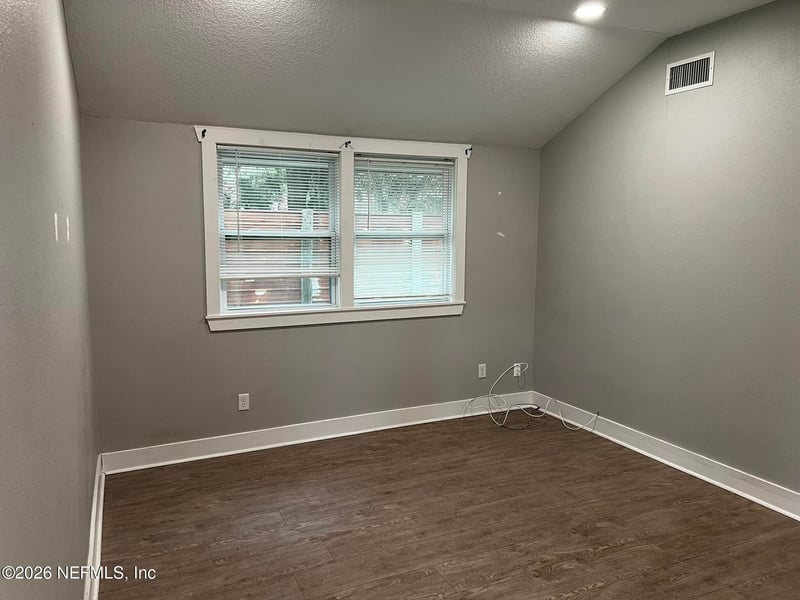 5242 101st St #2, Jacksonville, FL 32210