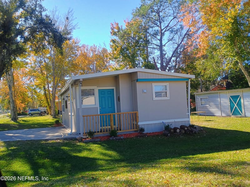 215 Pine Tree Trl, Crescent City, FL 32112