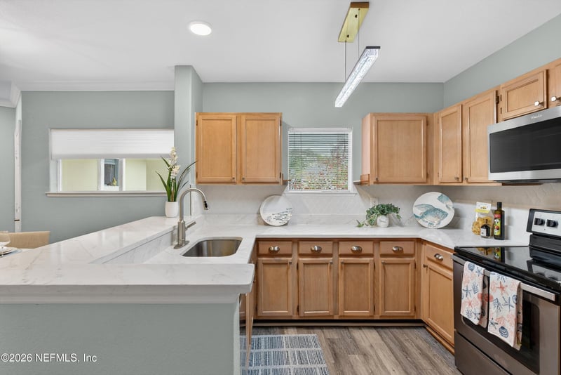 1800 The Greens Way #302, Jacksonville Beach, FL 32250