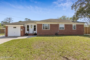 4766 Ulmer St, Jacksonville, FL 32205