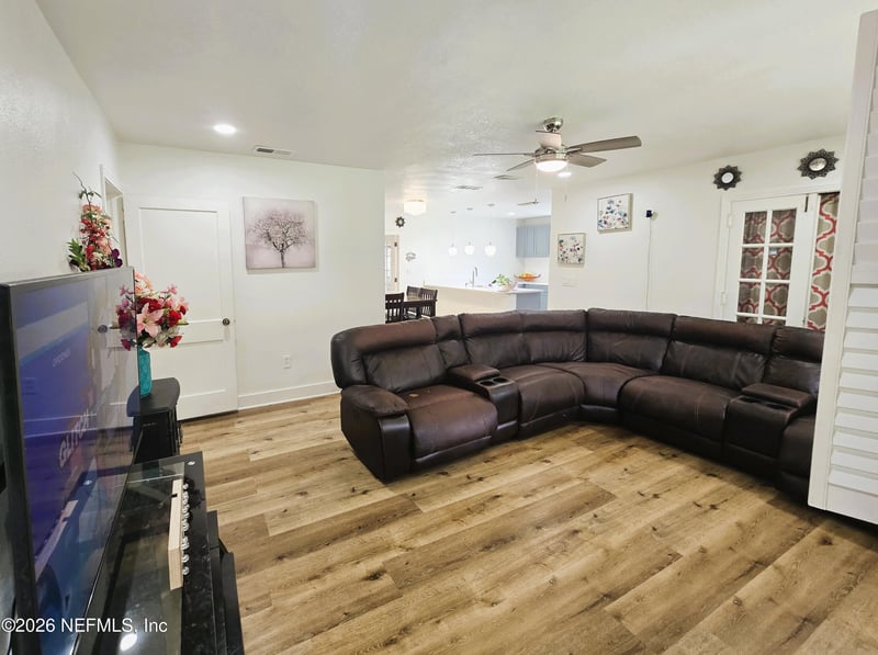 1893 E Rd, Jacksonville, FL 32216