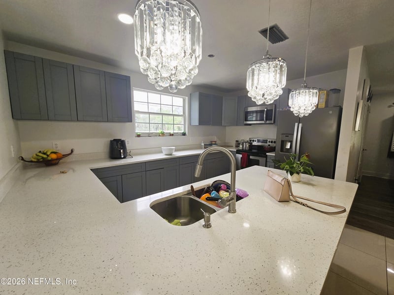 1893 E Rd, Jacksonville, FL 32216