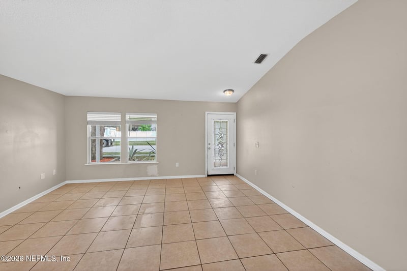 2438 Tyson Lake Dr, Jacksonville, FL 32221