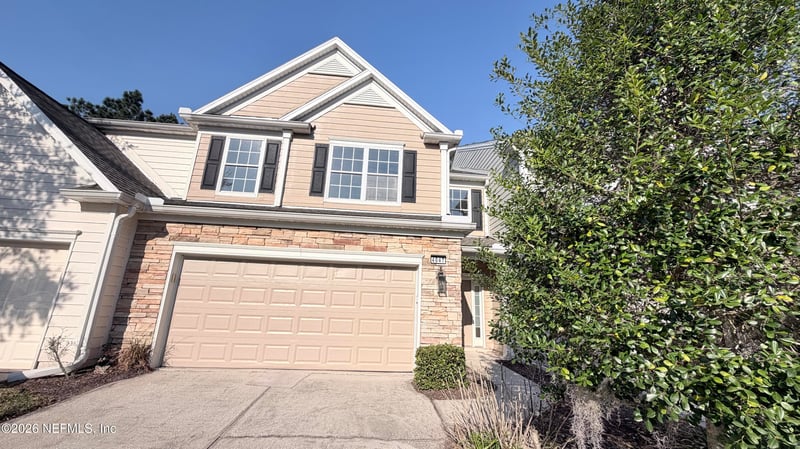 4047 Lionheart Dr, Jacksonville, FL 32216