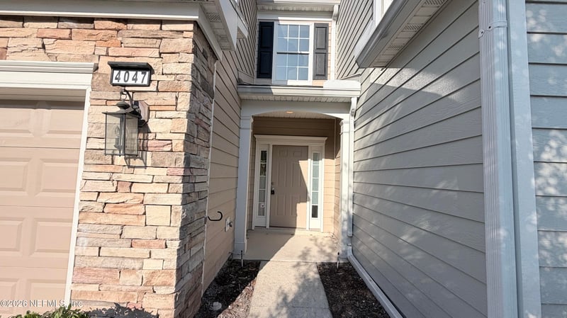 4047 Lionheart Dr, Jacksonville, FL 32216
