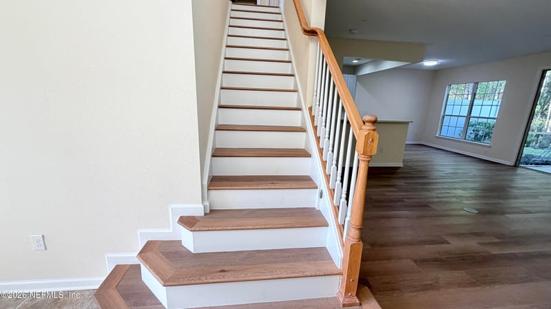 4047 Lionheart Dr, Jacksonville, FL 32216