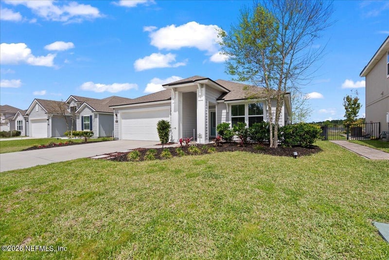 98 Glasgow Dr, St Johns, FL 32259