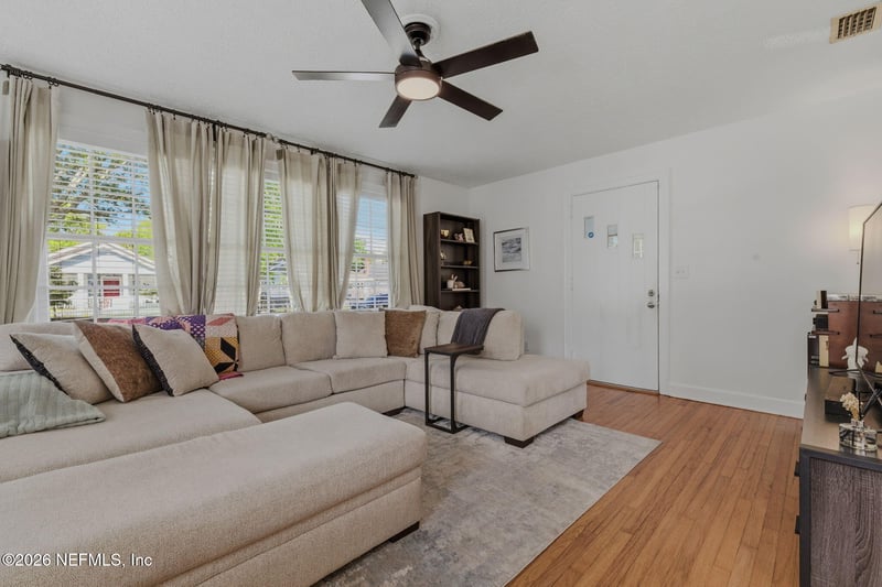 1042 Lark St, Jacksonville, FL 32205