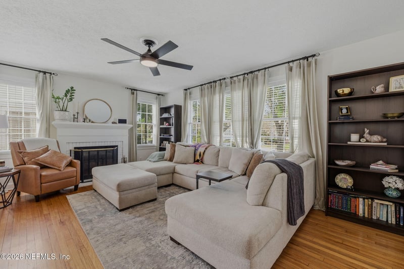 1042 Lark St, Jacksonville, FL 32205