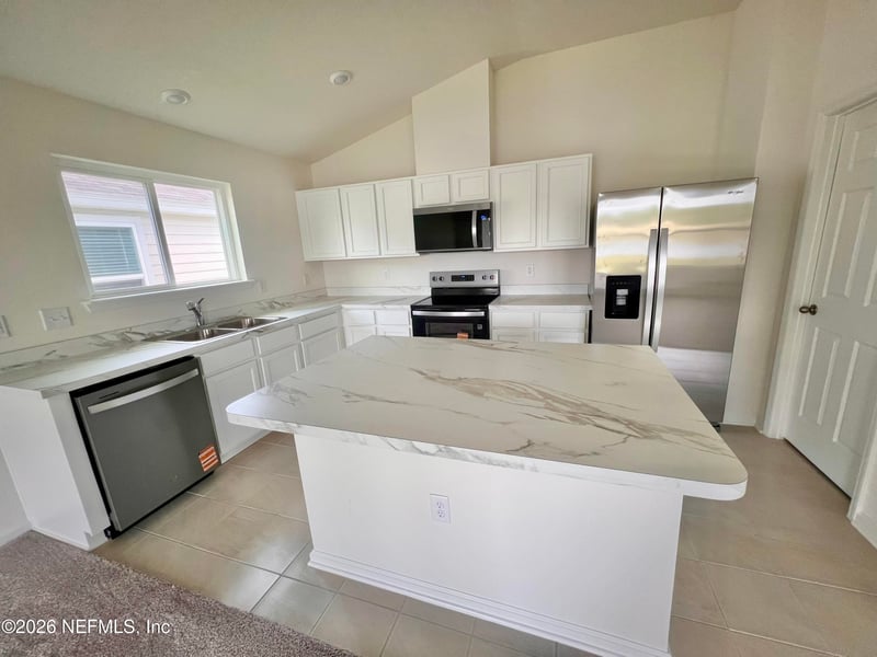 8279 Hawkes Meadow Dr, Jacksonville, FL 32219