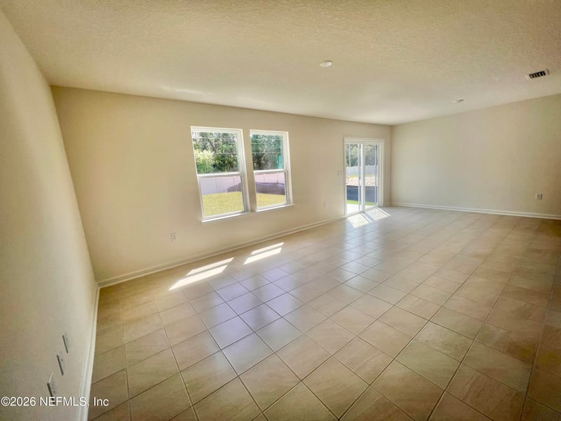 8212 Hawkes Meadow Dr, Jacksonville, FL 32219