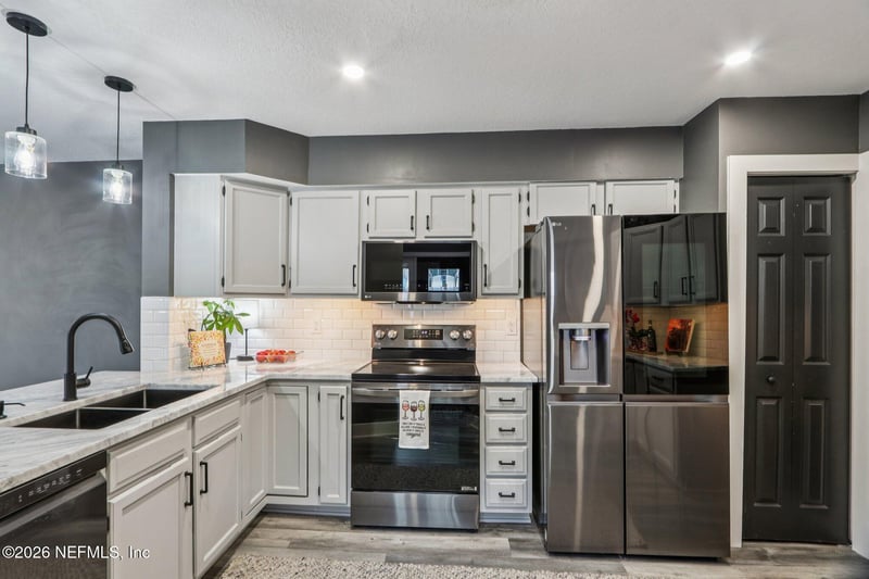 363 Sherry Dr, Atlantic Beach, FL 32233