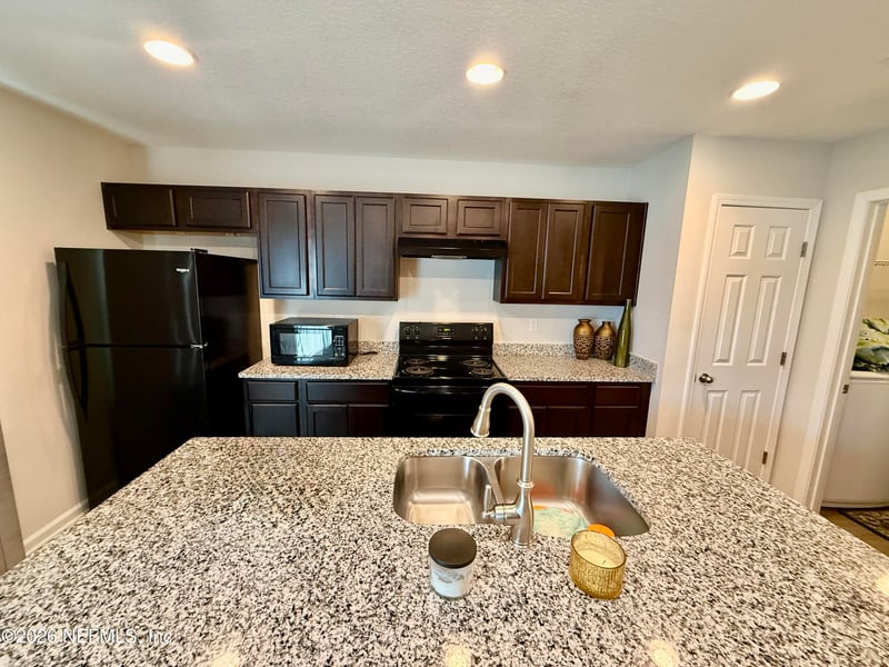 8528 Osteen St, Jacksonville, FL 32210