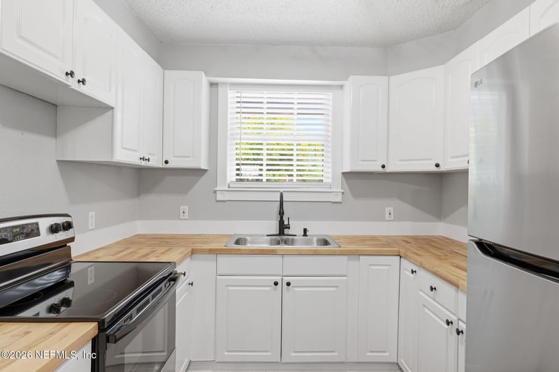 1712 Dibble Cir, Jacksonville, FL 32246