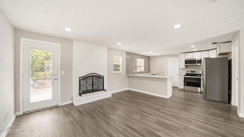 586 Madeira Dr, Orange Park, FL 32073