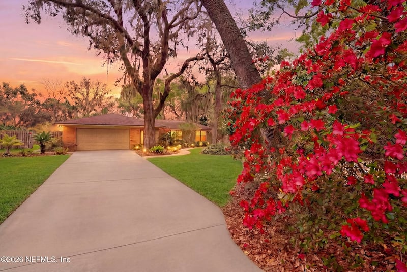 15489 Cape Dr, Jacksonville, FL 32226