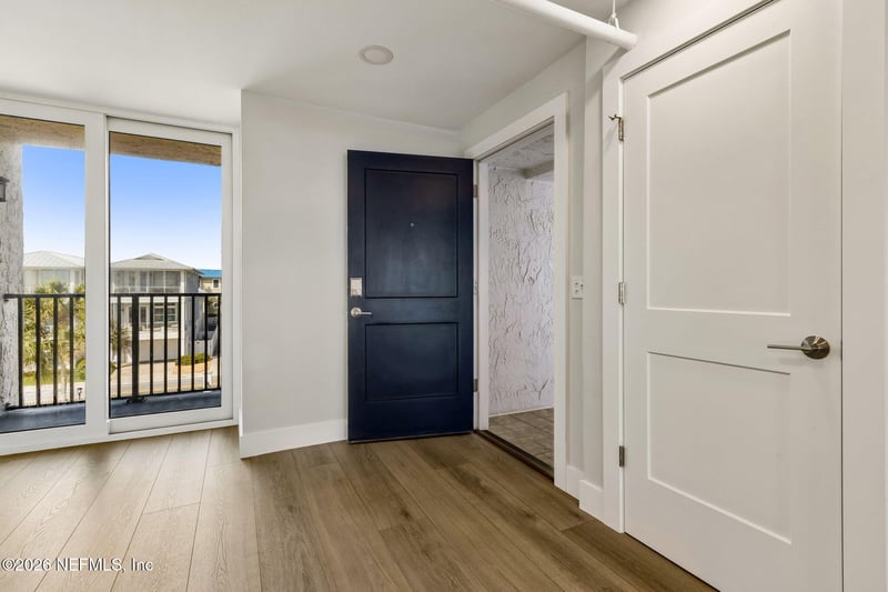 275 1st St #304, Jacksonville Beach, FL 32250