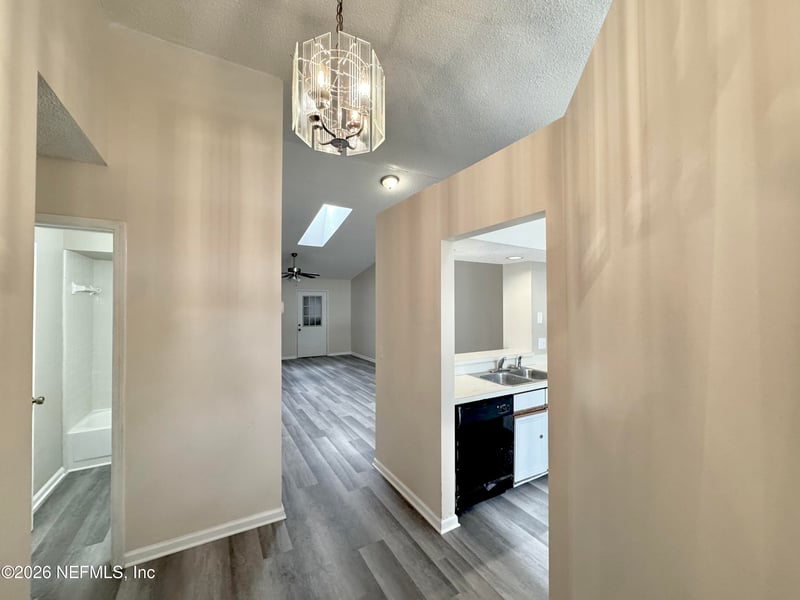 8080 Virgo St, Jacksonville, FL 32216