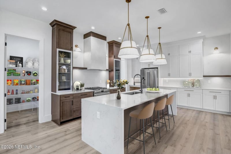 909 Eagle Dr, St Augustine, FL 32086